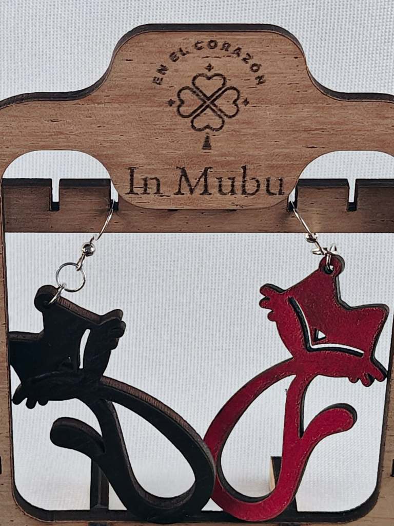 Gatos sonriendo grandes.