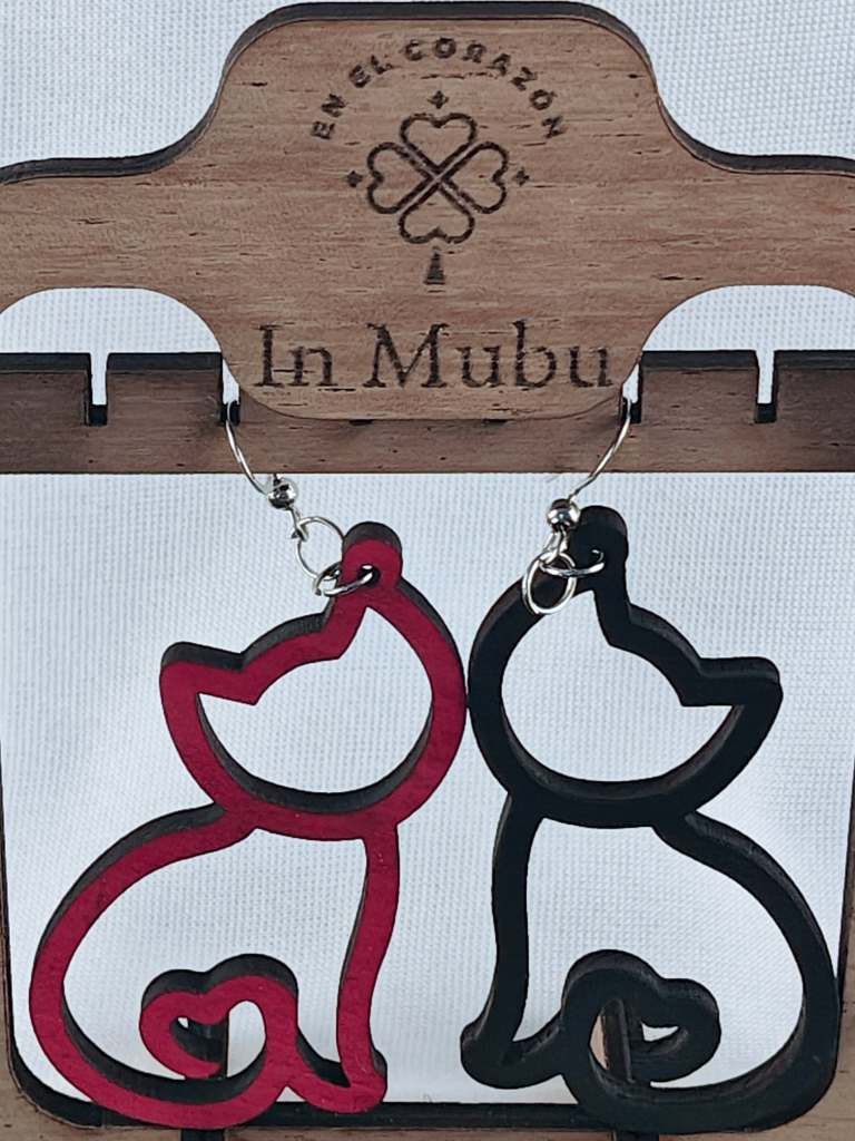 Gato esperando grande.